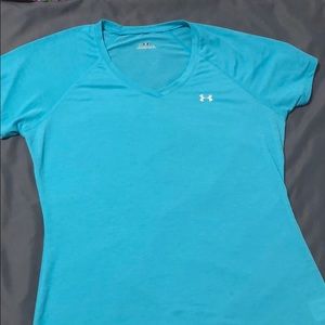 Under Armour v-neck t-shirt